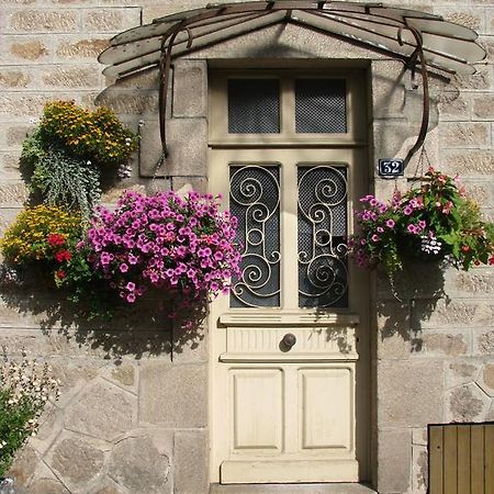 Chambre D'Hotes Des Monedieres Bed & Breakfast Treignac Bagian luar foto